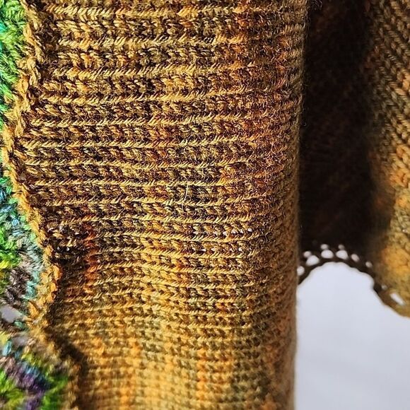 Vintage Wool Triangle Crochet Scarf - Picture 4 of 8